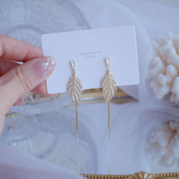 #NEW 14K Gold Plated Diamond Leaf Tassel Earrings - Picture 7 of 8